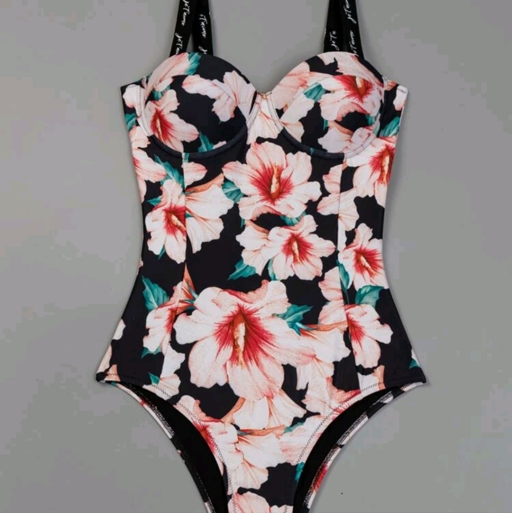Floral underwire one piece bathing suit